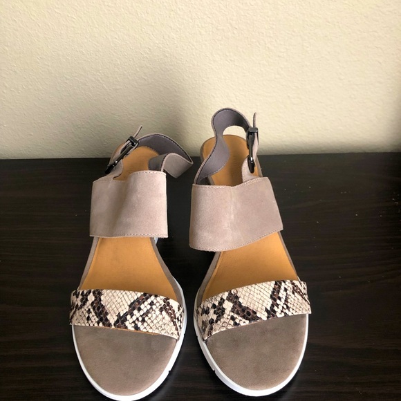 Crown Vintage Women Wedges Sandals - Picture 2 of 6